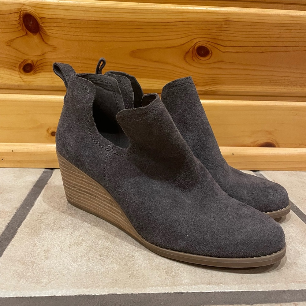 TOMS Grey Suede Ankle Boots Size 7